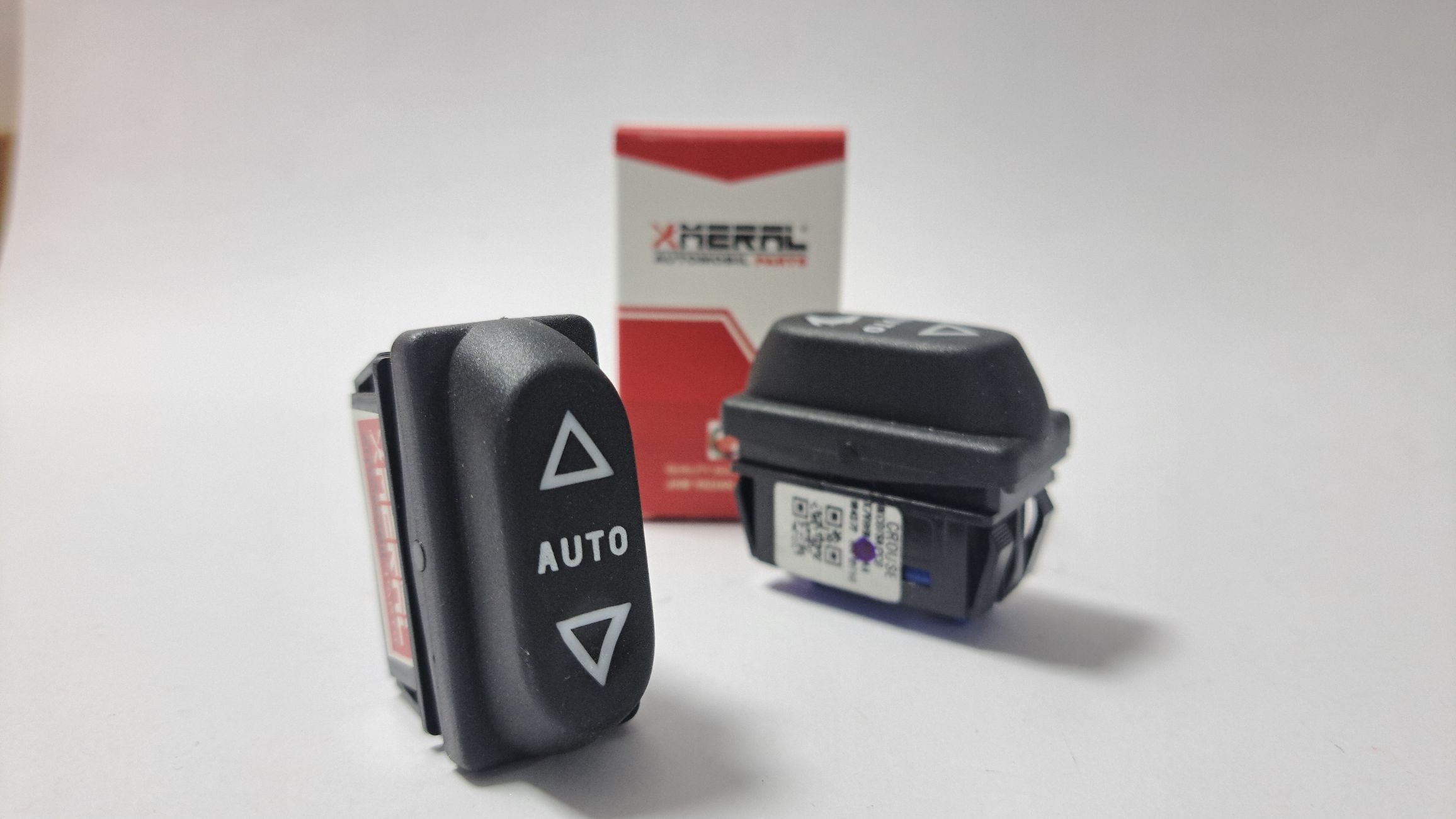 1000216863 کلید شیشه بالابر سمند اتوماتیک ویژه (کروز - ساپکو) برند MERAL - تصویر 1